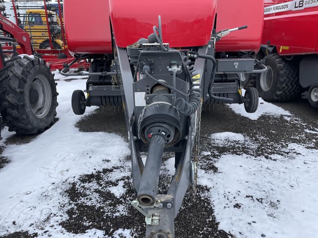 Image of Massey Ferguson LB2234 equipment image 2