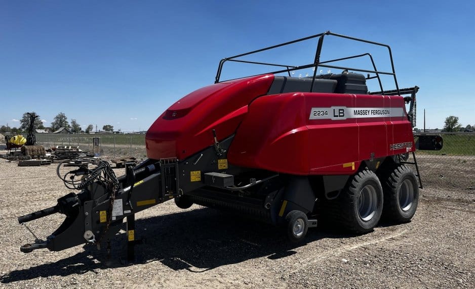 Massey Ferguson LB2234 Equipment Image0