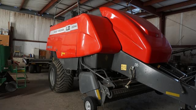 Image of Massey Ferguson LB2244 equipment image 3
