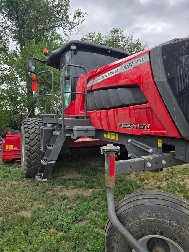 Image of Massey Ferguson WR235 equipment image 4