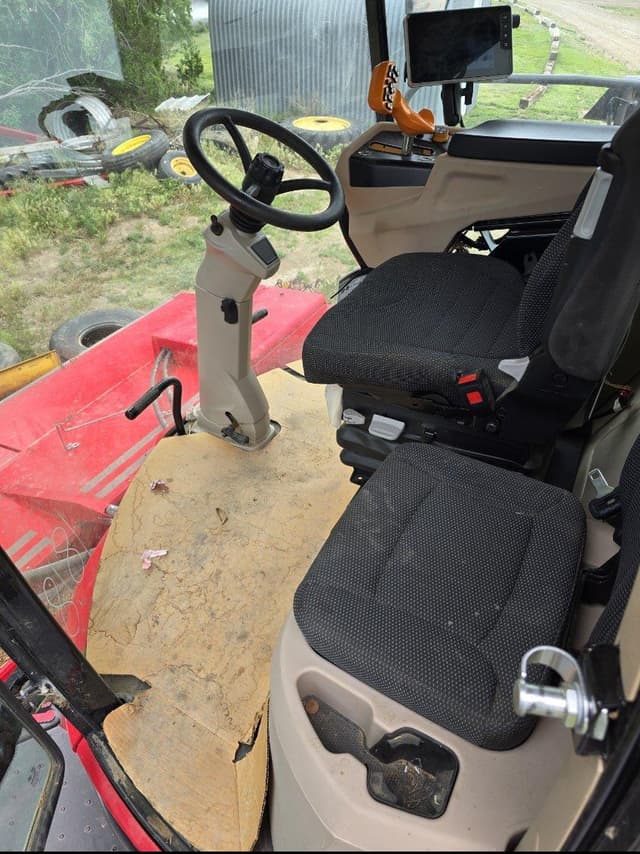 Image of Massey Ferguson WR235 equipment image 1