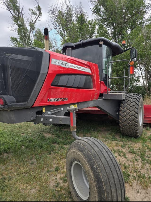 Image of Massey Ferguson WR235 equipment image 2