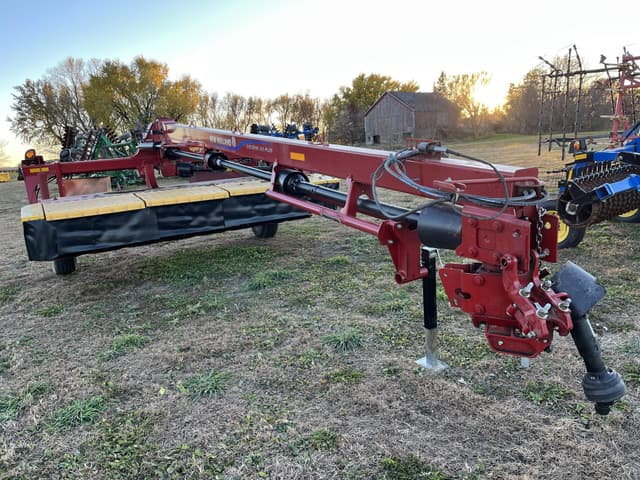 Image of New Holland 313 equipment image 2