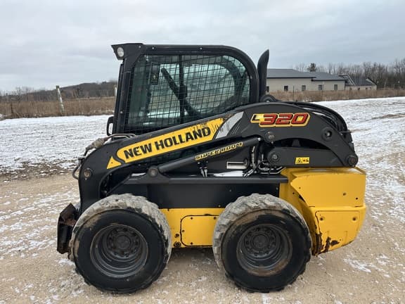Image of New Holland L320 equipment image 1
