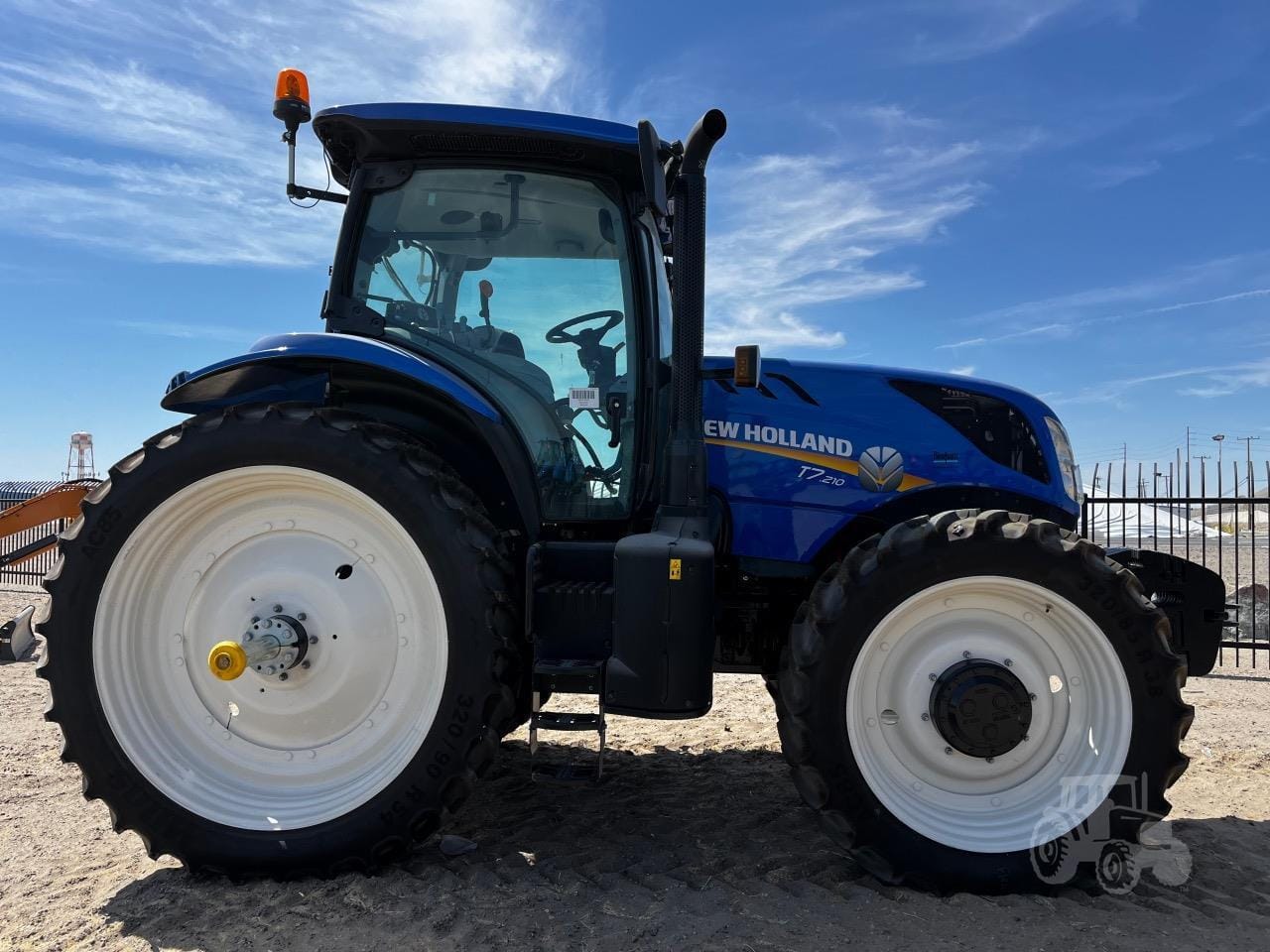 2023 New Holland T7.210 Equipment Image0