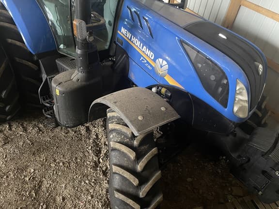 Image of New Holland T7.230 equipment image 4