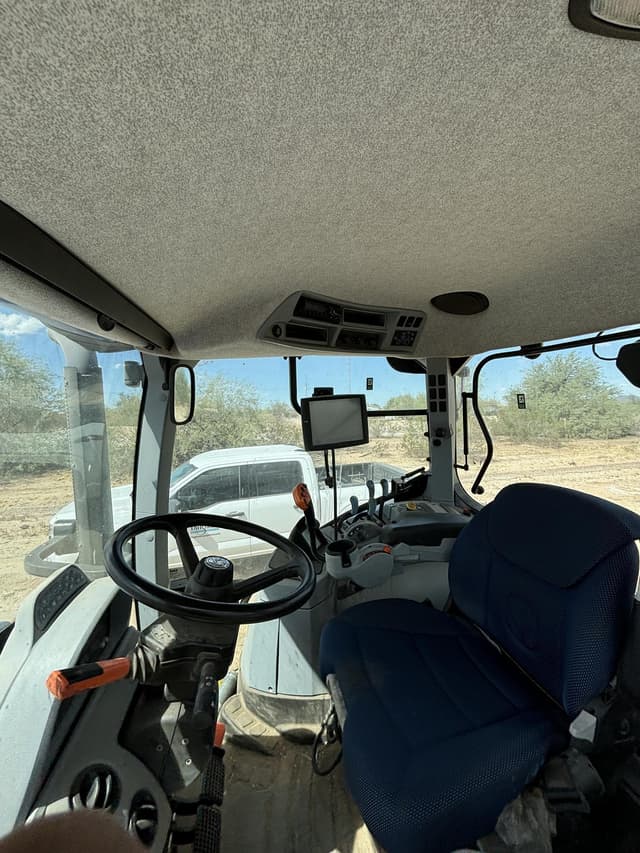 Image of New Holland T7.260 equipment image 4