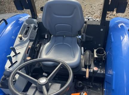 Image of New Holland Workmaster 120 equipment image 4