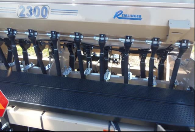 Image of Remlinger 2300 equipment image 4