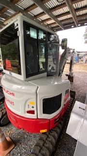 Image of Takeuchi TB335R equipment image 3