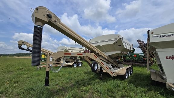 2023 Unverferth Seed Runner 3755XL Equipment Image0