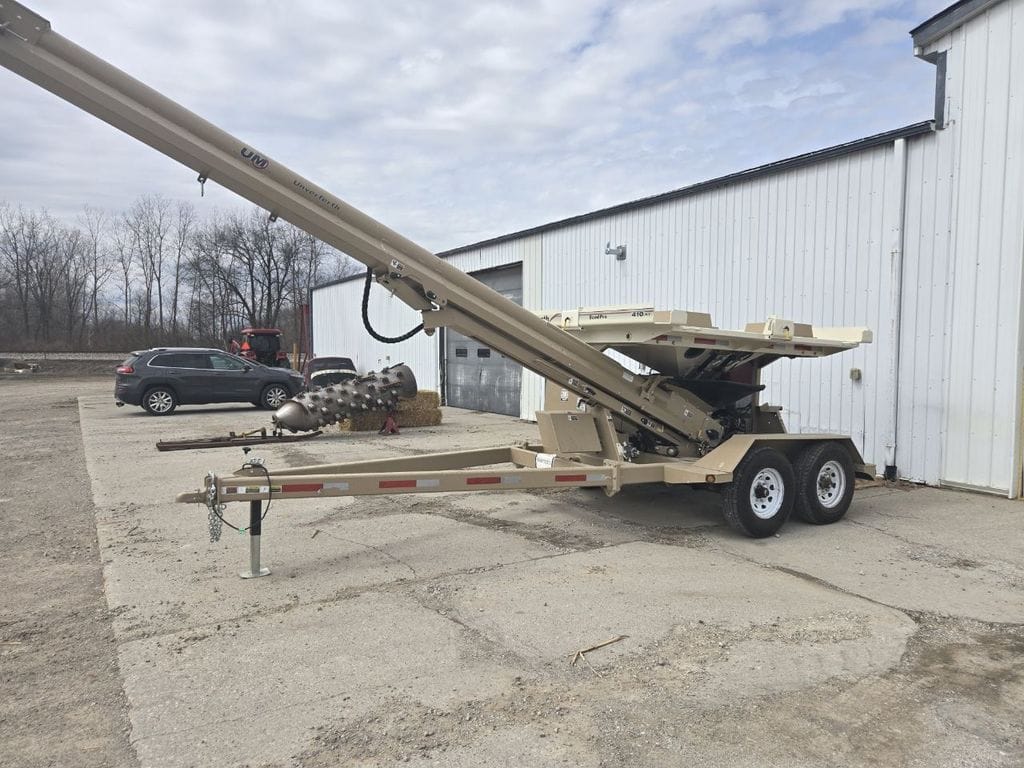 2023 Unverferth 410XL Equipment Image0