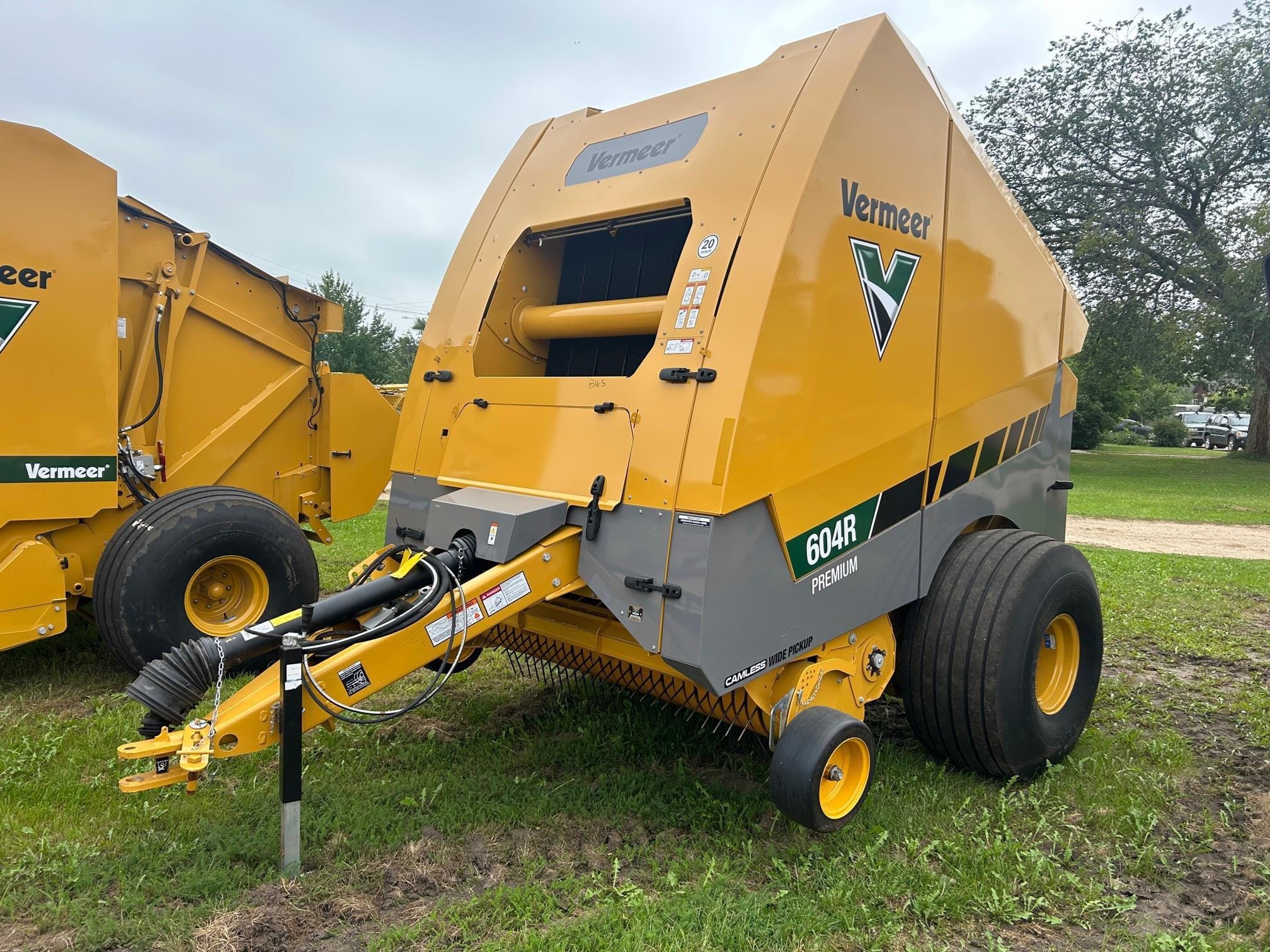 2023 Vermeer 604R Premium Equipment Image0