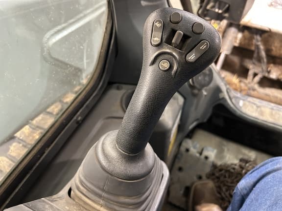 Image of Bobcat S76 equipment image 3