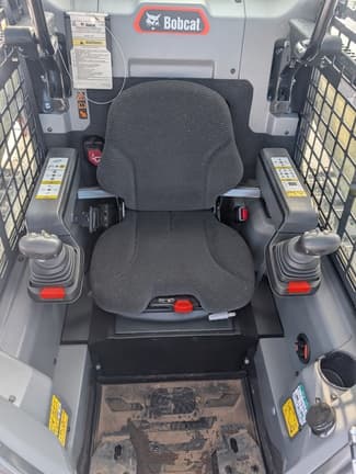 Image of Bobcat T62 equipment image 2