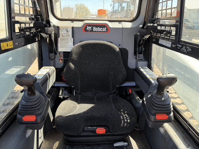 Image of Bobcat T76 equipment image 1