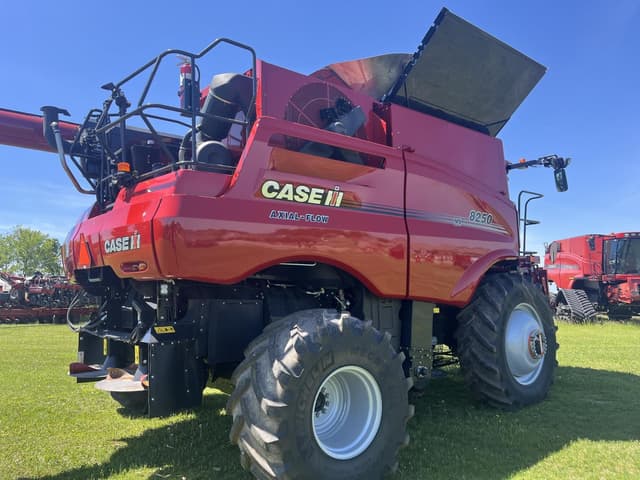Image of Case IH 8250 equipment image 1