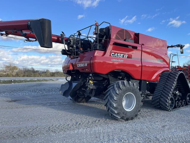 Image of Case IH 8250 equipment image 3