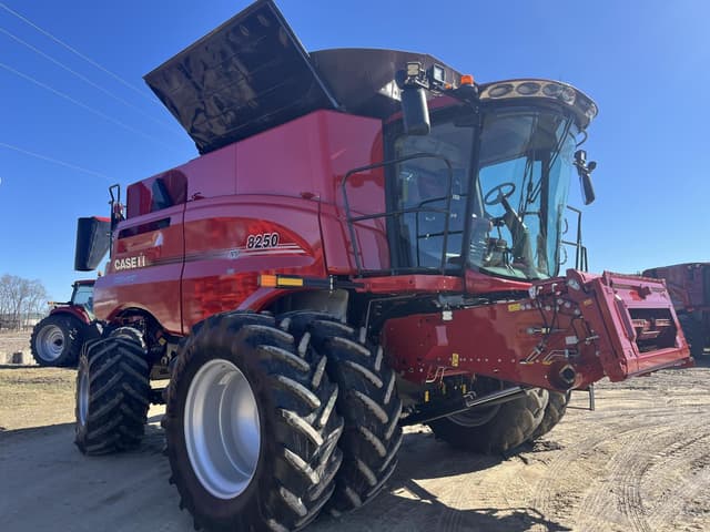 Image of Case IH 8250 equipment image 1