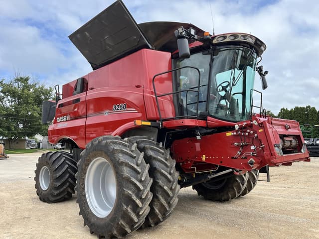 Image of Case IH 8250 equipment image 1