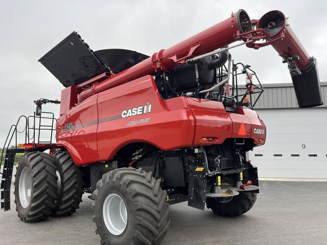 Image of Case IH 8250 equipment image 3