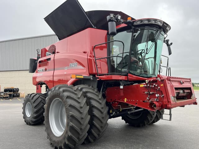 Image of Case IH 8250 equipment image 1