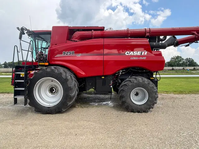 Image of Case IH 700 equipment image 4
