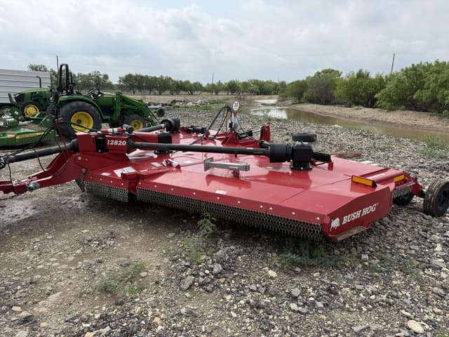 Image of Case IH Farmall 120A equipment image 2