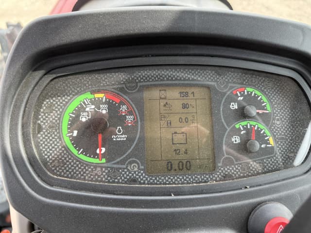 Image of Case IH Farmall 120A equipment image 4