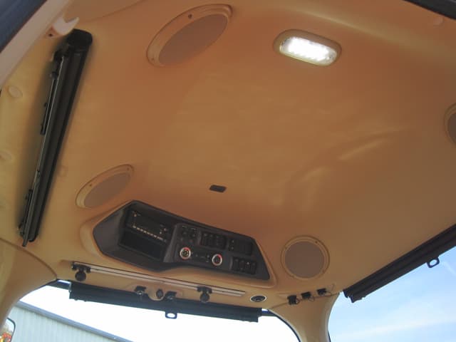 Image of Case IH Magnum 240 equipment image 3