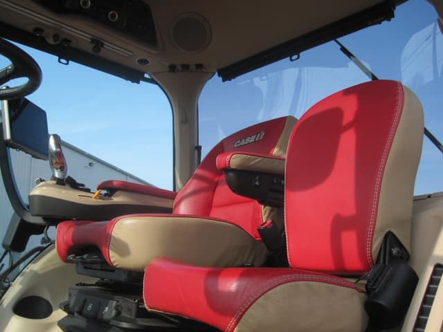 Image of Case IH Magnum 240 equipment image 2