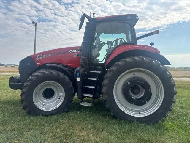 Image of Case IH Magnum 340 equipment image 4