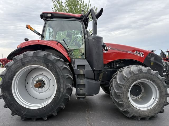Image of Case IH Magnum 340 equipment image 4