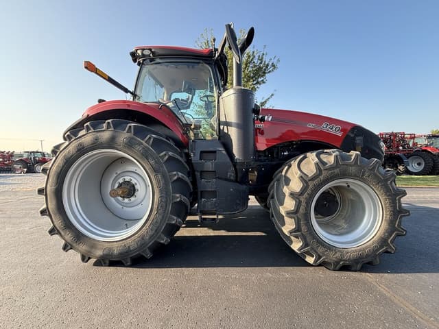 Image of Case IH Magnum 340 equipment image 3