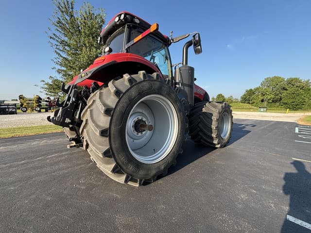Image of Case IH Magnum 340 equipment image 2
