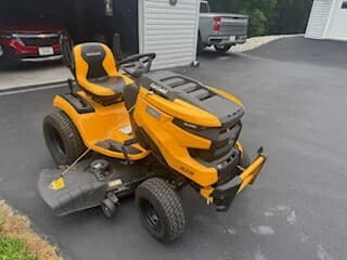 Image of Cub Cadet XT2 SLX50 equipment image 2