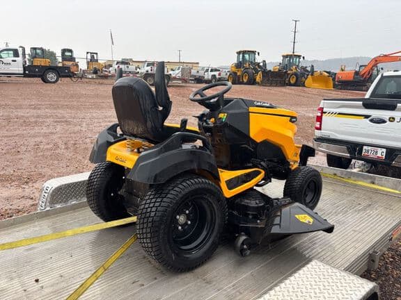 Image of Cub Cadet XT2 equipment image 4