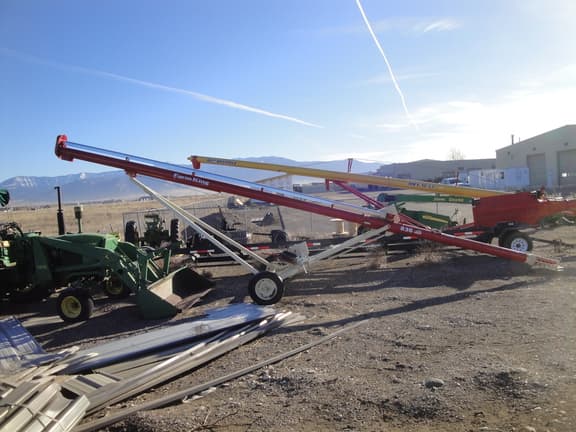 Image of Farm King 836 equipment image 2