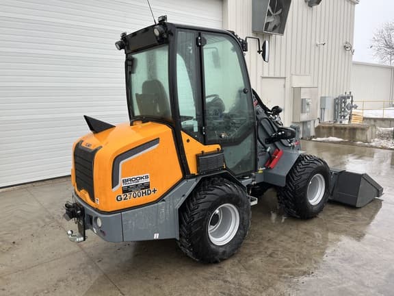 Image of Giant G2700HD+ equipment image 2