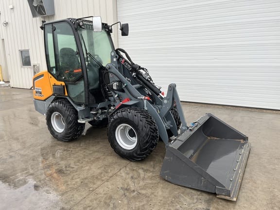 2024 Giant G2700HD+ Equipment Image0