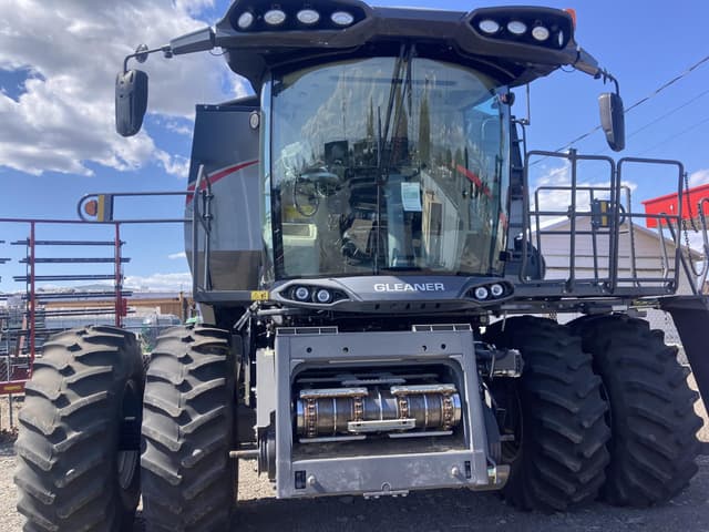 Image of Gleaner S98 equipment image 1