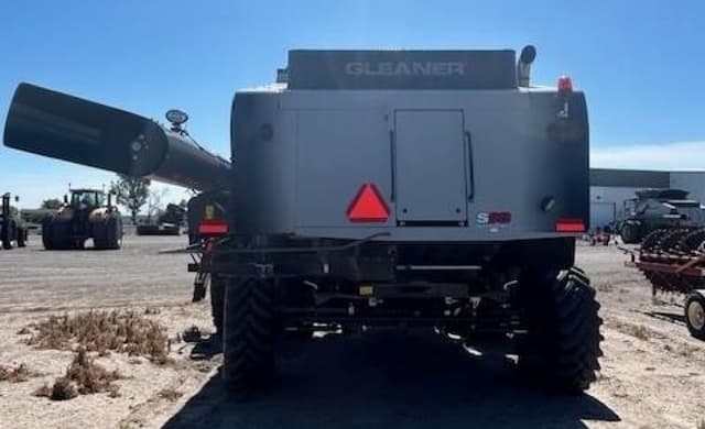 Image of Gleaner S98 equipment image 3