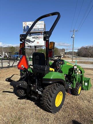 Image of John Deere 1023E equipment image 4