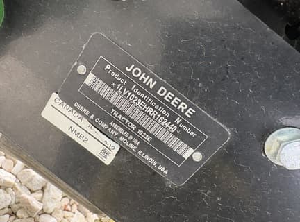 Image of John Deere 1023E equipment image 2