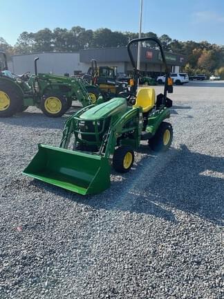 Image of John Deere 1023E equipment image 2