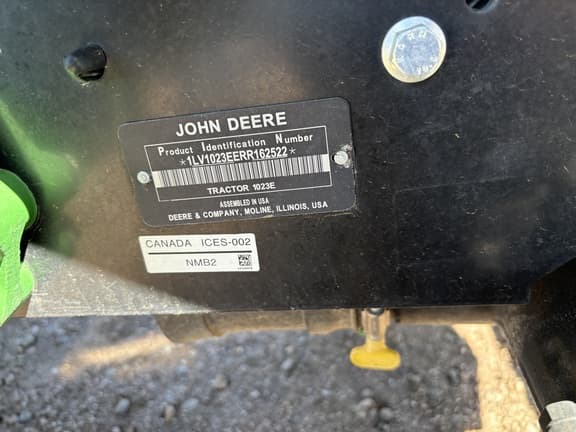 Image of John Deere 1023E equipment image 2