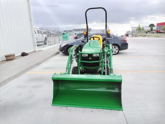 Image of John Deere 1023E equipment image 3