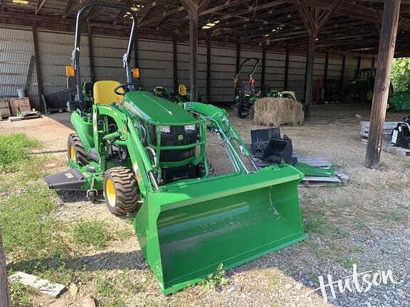 Image of John Deere 1023E equipment image 1