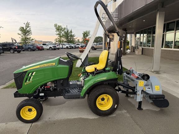 Image of John Deere 1023E equipment image 1
