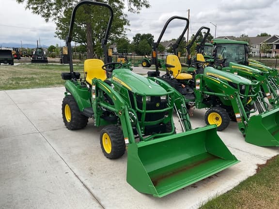 Image of John Deere 1023E equipment image 3